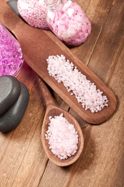 Sól do kąpieli różowy — Zdjęcie stockowe