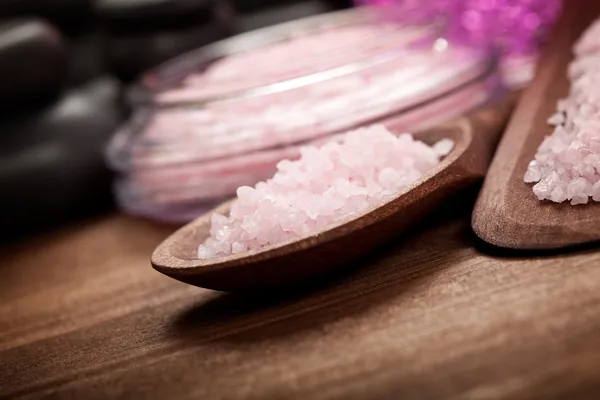 Sól do kąpieli - różowy spa — Zdjęcie stockowe