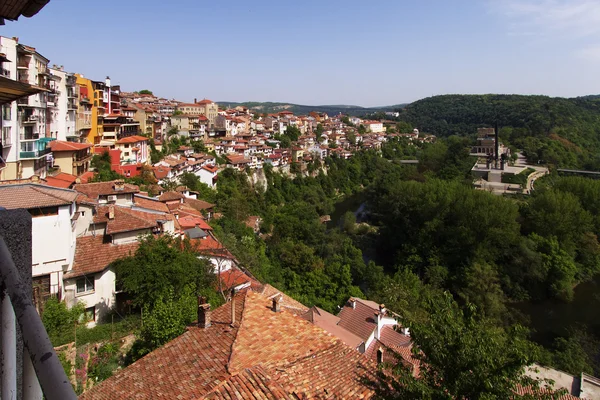 Vista desde la ciudad Veliko Tarnovo en Bulgaria — Foto de Stock