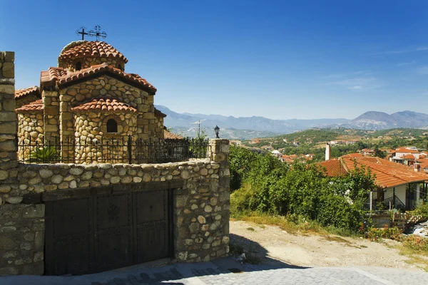 Церковь в деревне Кастраки, Греция — стоковое фото