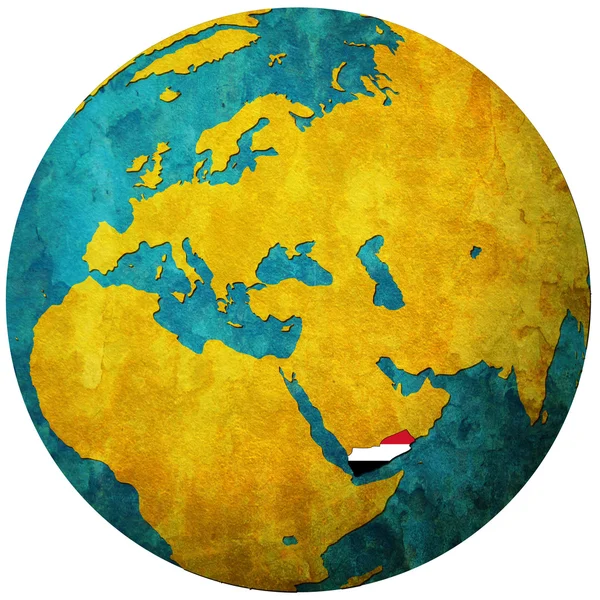 Bandeira do Iêmen no mapa globo — Fotografia de Stock