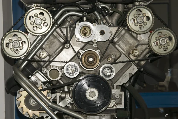 Annäherung an einen alten Motor-Ventilmechanismus und Getriebe — Stockfoto