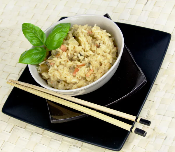 Vegetarian dish with chopsticks — Stock Photo, Image