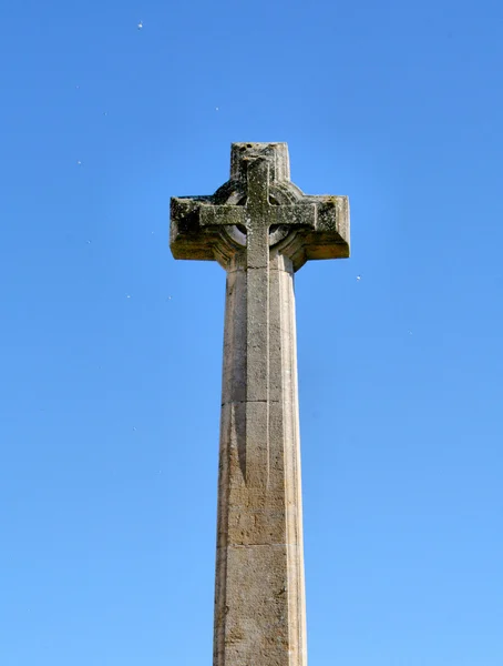 Vysoký kříž kamenný památník — Stock fotografie