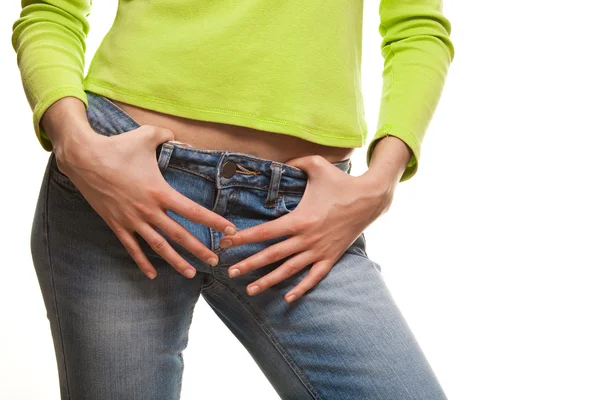 Сексуальна, підходить жінка в джинсах — стокове фото