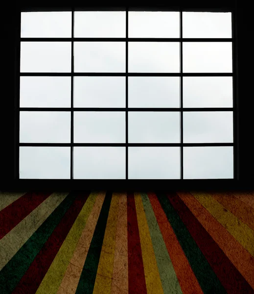 Grandes fenêtres et plancher de planche grunge — Photo