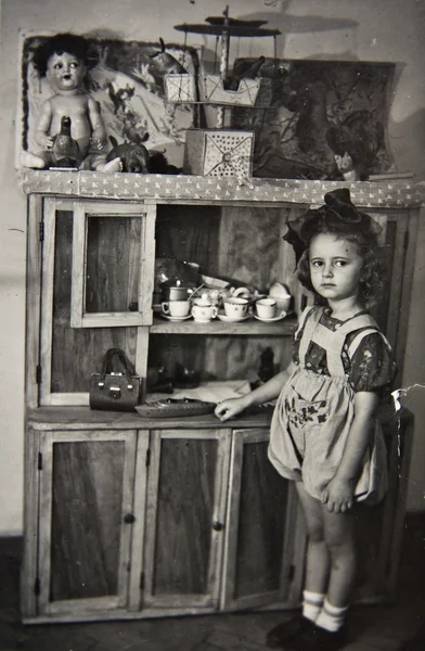 Κορίτσι με παιχνίδια — Φωτογραφία Αρχείου