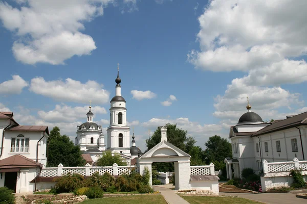 Kloster in maloyaroslavets russland — Stockfoto