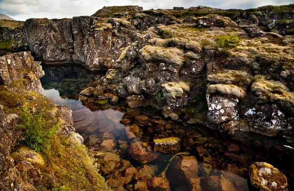 Djup spricka i Þingvellir nationalpark — Stockfoto
