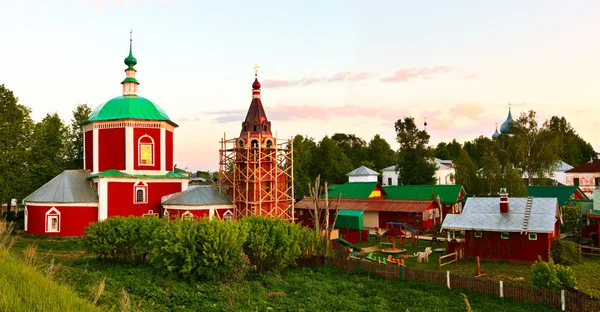 Κοίμηση της Θεοτόκου στον καθεδρικό ναό του (Xvii) σε Suzdal στο ηλιοβασίλεμα Royalty Free Εικόνες Αρχείου