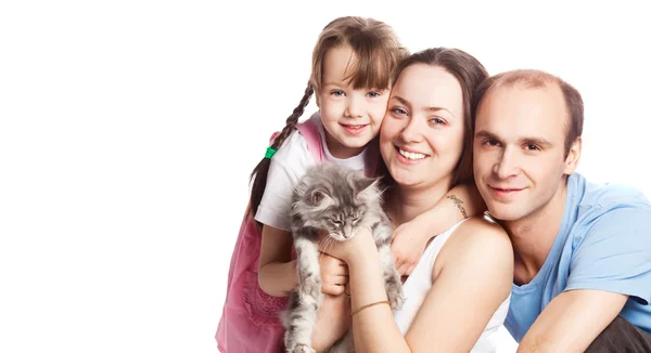Familj med en katt — Stockfoto