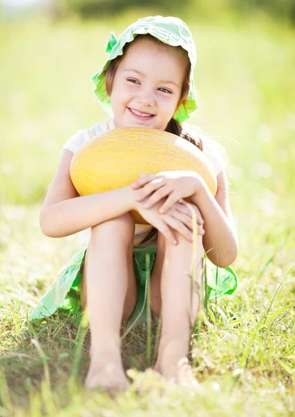 Mädchen mit Melone — Stockfoto
