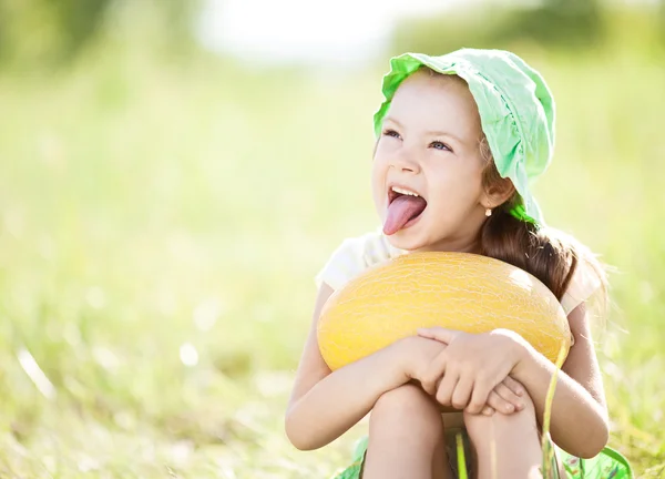 Chica con melón — Foto de Stock