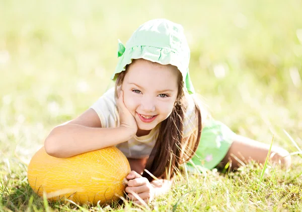 Dívka s melounem — Stock fotografie