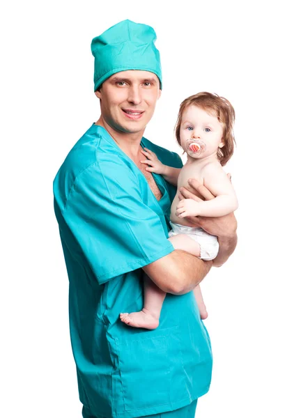 带着婴儿的外科医生 — 图库照片