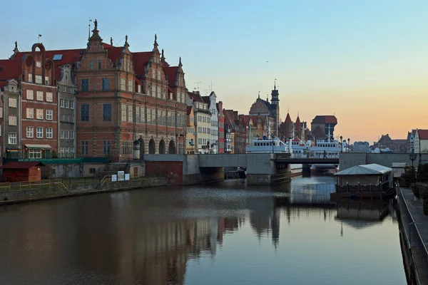Gdańsk z riverside na brzasku ranny — Zdjęcie stockowe