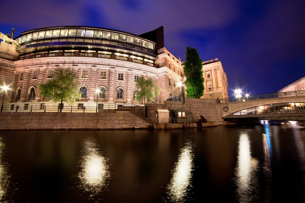 Parlamentsbyggnaden i stockholm, Sverige på natten — Stockfoto