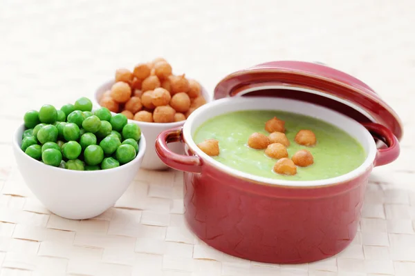Зелений гороховий суп — стокове фото