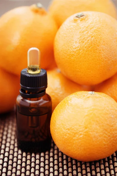 Tangerine essential oil — Stock Photo, Image