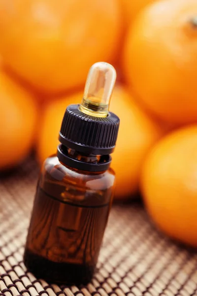 Aceite esencial de mandarina —  Fotos de Stock
