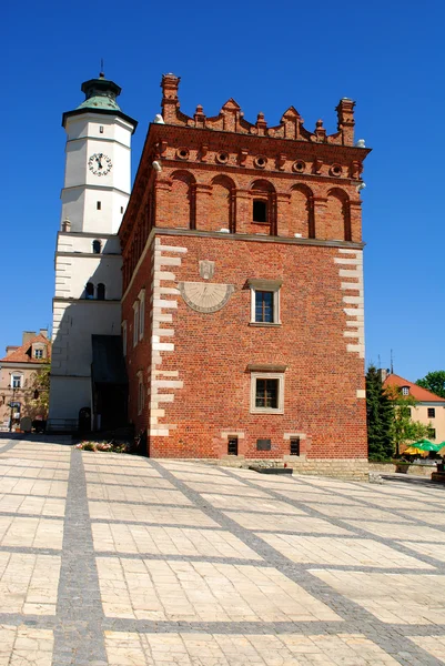 De weergave van sandomierz centrum bij daglicht. Polen. — Stockfoto