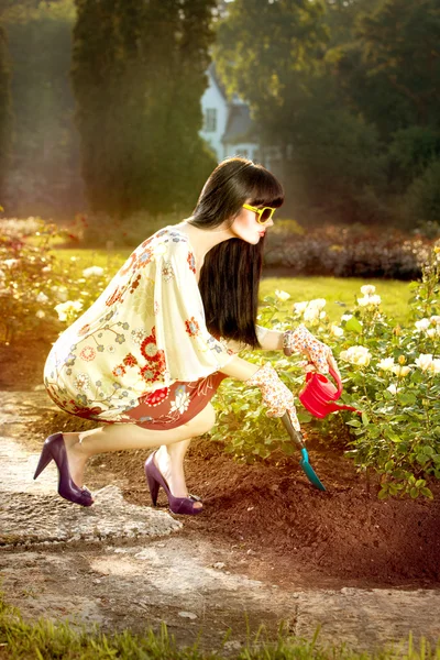 Fashion in the garden — Stock Photo, Image