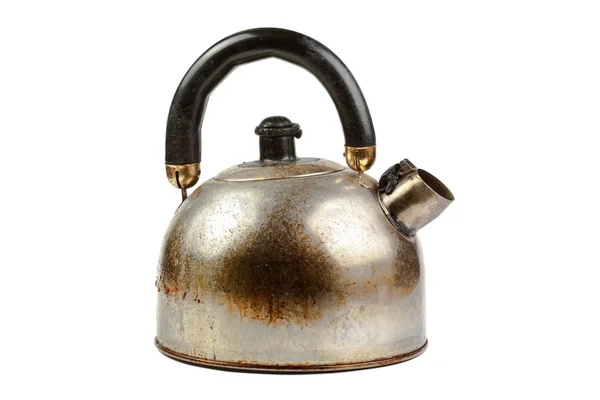 孤立在白色背景上的旧生锈茶壶 — 图库照片