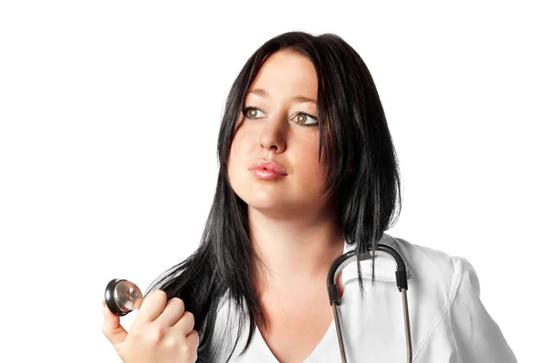 청진 기 백색 backgroun에 고립 된 매력적인 젊은 여성 의사 — 스톡 사진