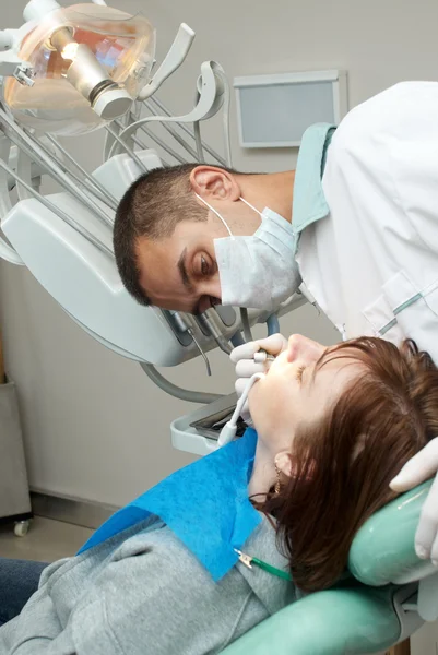 Medical treatment at the dentist office — Stock Photo, Image