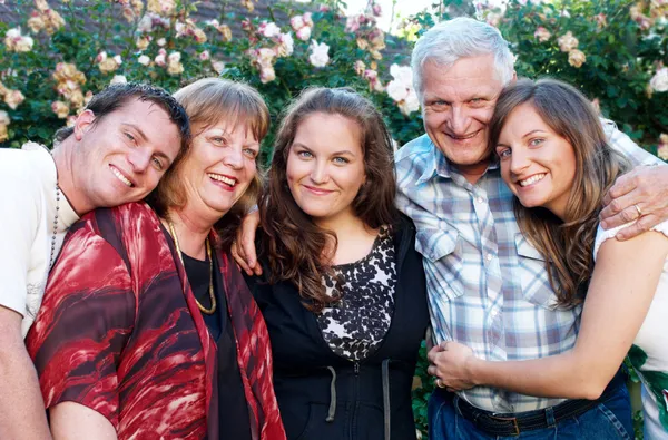Retrato de la familia feliz — Foto de Stock