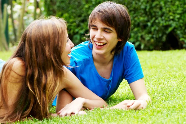 Young happy couple in nature — Stock Photo, Image
