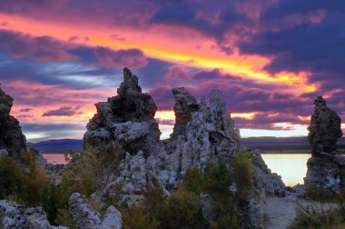 Mono Lake clipart