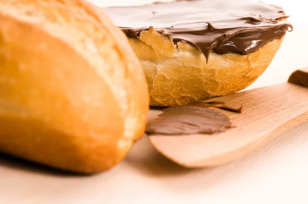 Bread with chocolate — Stock Photo, Image
