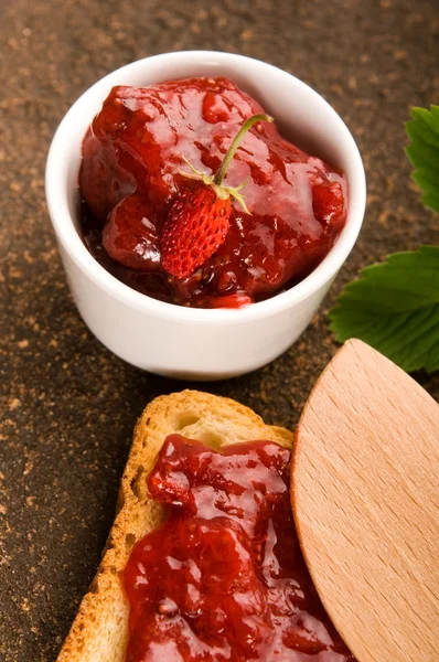 Wild strawberry jam with toast — Stock Photo, Image