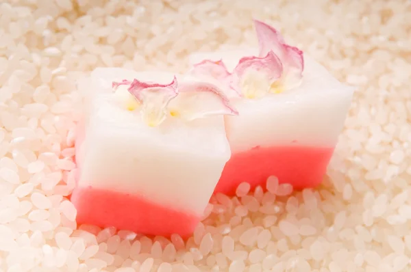 Japanese dessert, Mochi with rose — Stock Photo, Image
