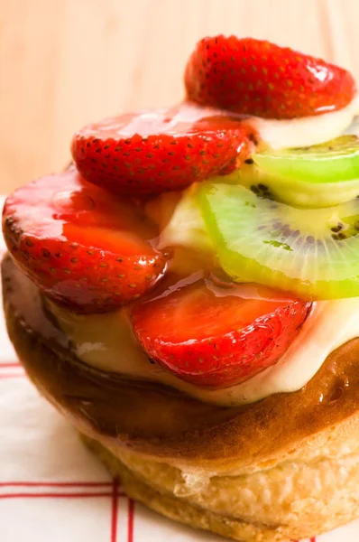 stock image French cake with fresh fruits