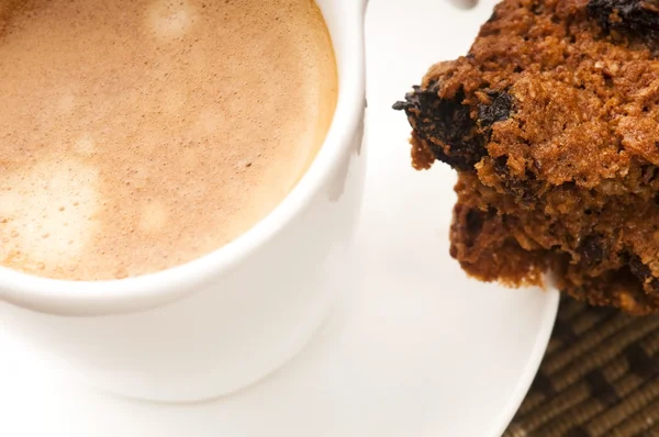 Cookies met warme koffie — Stockfoto