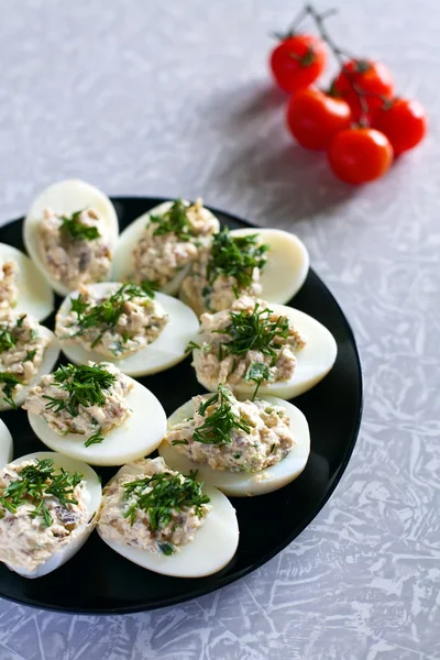 Töltött tojás채워진된 계란 — 스톡 사진