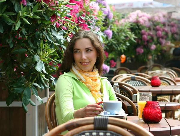 Mulher no café — Fotografia de Stock