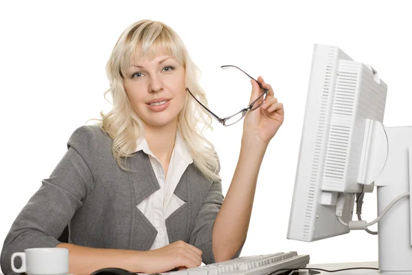 Succesvolle jonge zakenvrouw met computer — Stockfoto