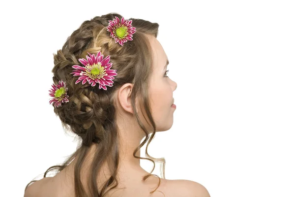 Kızın saçlarını çiçeklerle — Stok fotoğraf