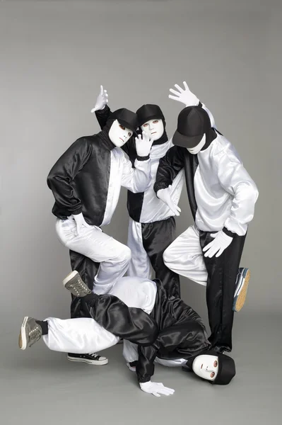Portrait team of young break dancers — Stock Photo, Image
