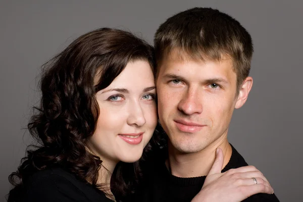 Retrato joven pareja — Foto de Stock