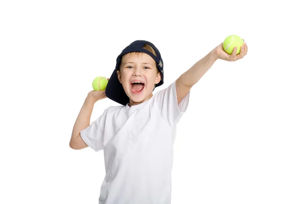 Schreiender Junge mit Tennisbällen. — Stockfoto