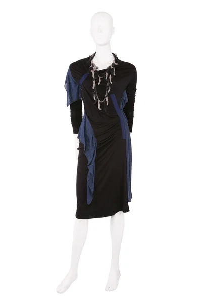 Etalagepop gekleed in elegante jurk — Stockfoto