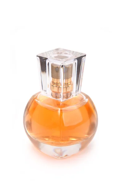 Zarif parfüm şişesi üzerinde beyaz izole — Stok fotoğraf