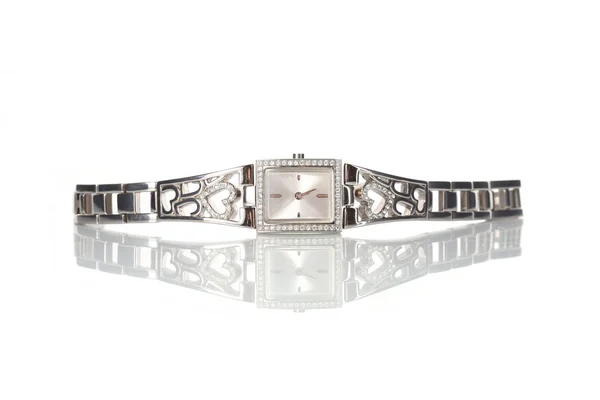 Ženské stříbrné náramkové hodinky s diamanty — Stock fotografie