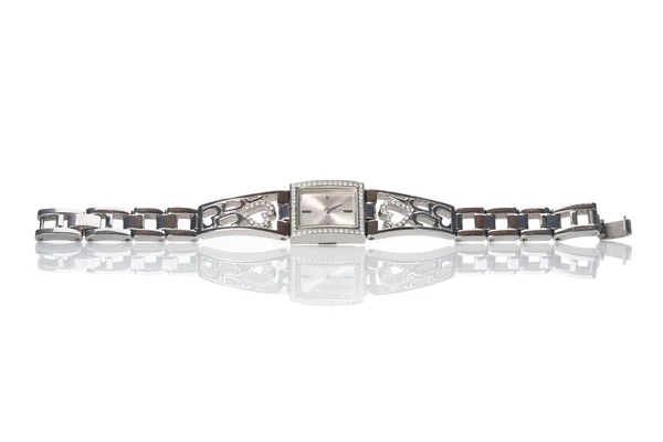 Vrouwelijke zilveren polshorloge met diamanten — Stockfoto