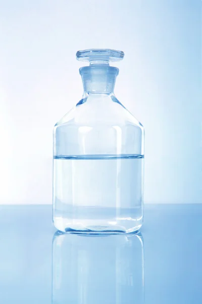 Medische alcohol container — Stockfoto