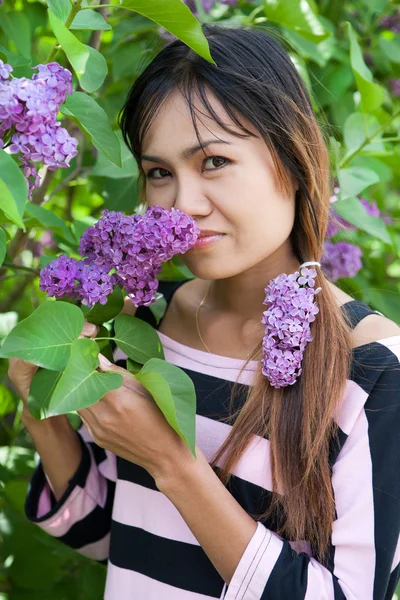 Mooie Thaise vrouw — Stockfoto